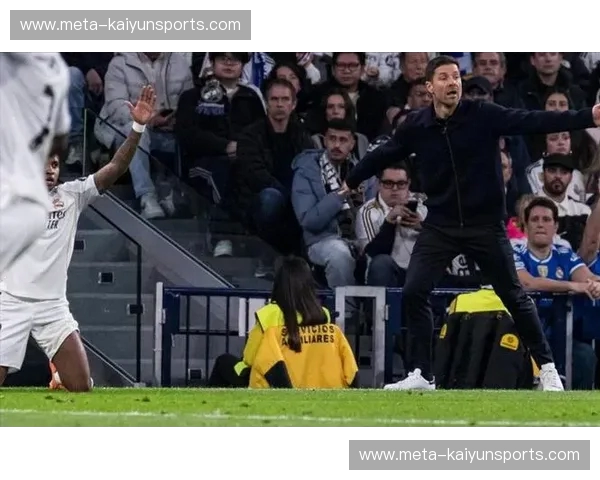 伯纳乌的火焰，安联的怒吼：皇马与拜仁的欧冠史诗，詹俊的声音永不缺席